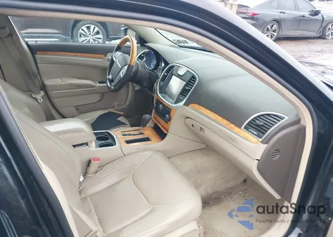 2014 Chrysler 300C Awd z USA, uszkodzony, nr VIN 2C3CCAKT3EH276553